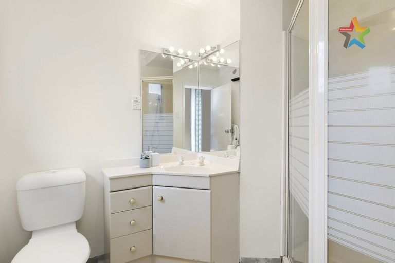 Photo of property in 32a Woodvale Grove, Fairfield, Lower Hutt, 5011