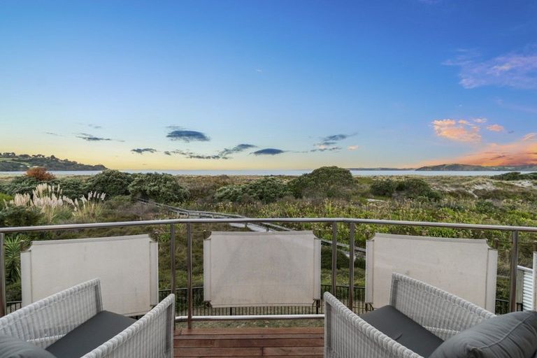 Photo of property in 4 Lagoon Way, Omaha, 0986