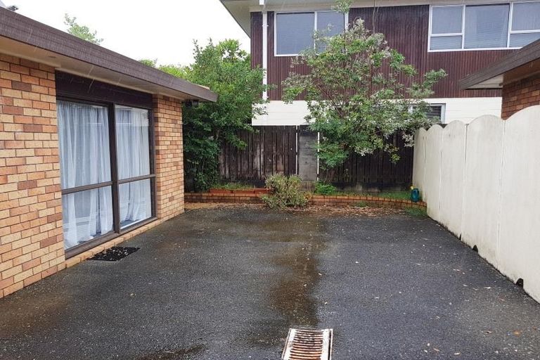 Photo of property in 15c Roberts Road, Te Atatu South, Auckland, 0610