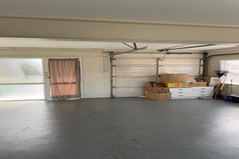 Photo of property in 15 Taitua Drive, Te Atatu South, Auckland, 0610