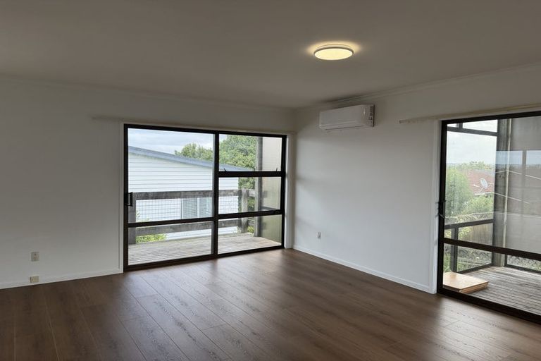 Photo of property in 1/26 East Coast Road, Milford, Auckland, 0620