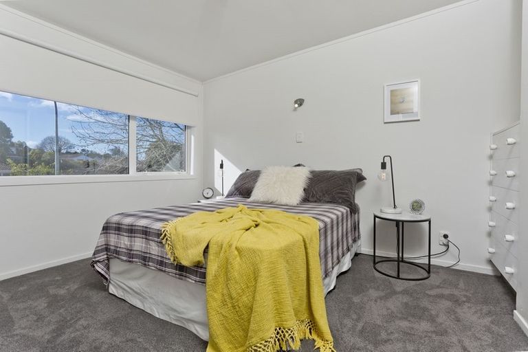 Photo of property in 3/2 Bentley Avenue, Glenfield, Auckland, 0629