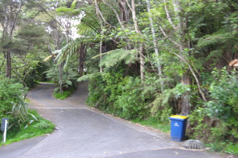 Photo of property in 852 West Coast Road, Waiatarua, Auckland, 0604