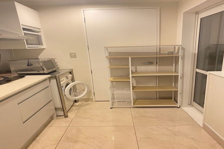 Photo of property in 40 Corricvale Way, Northcross, Auckland, 0630