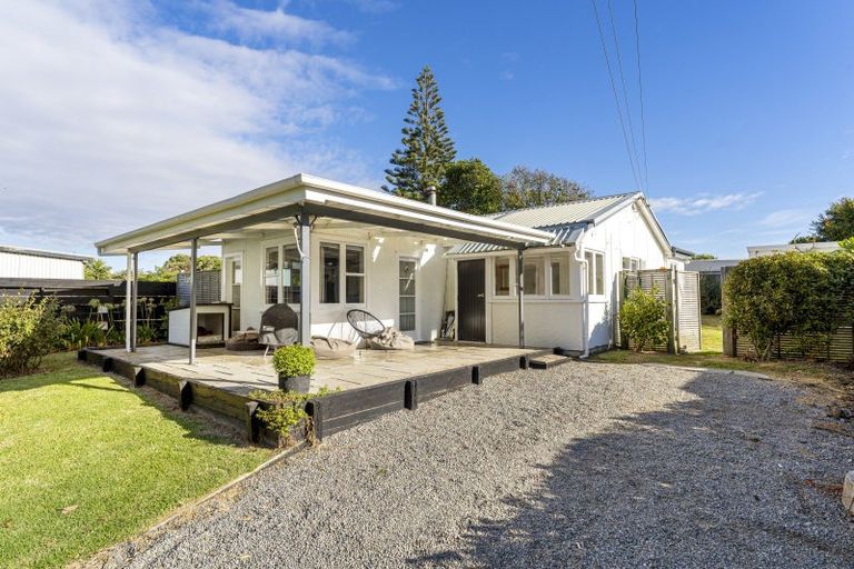 Photo of property in 29 Rangiuru Road, Otaki Beach, Otaki, 5512