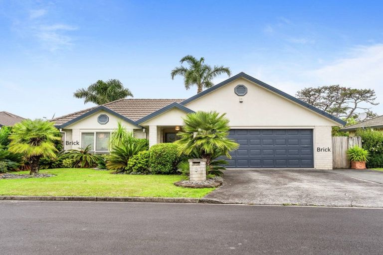 Photo of property in 9 Corfield Way, Burswood, Auckland, 2013