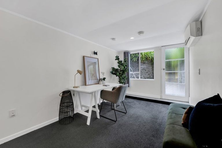 Photo of property in 10 Tasman Street, Vogeltown, New Plymouth, 4310