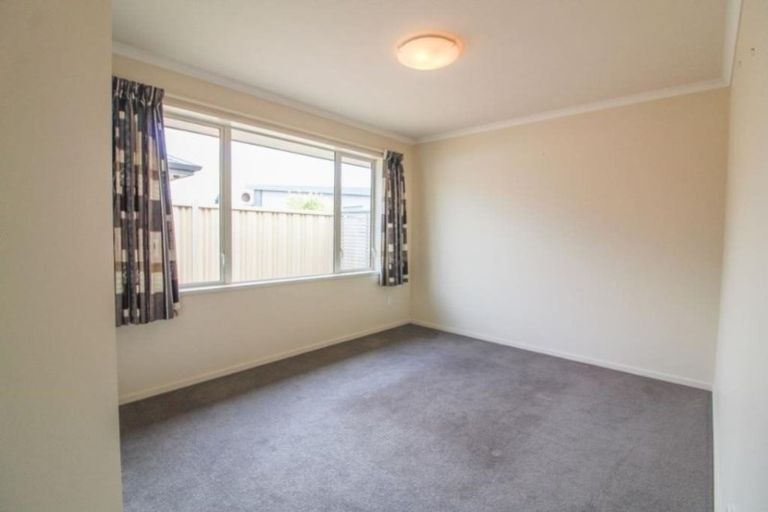 Photo of property in 4/4 Reid Avenue, Mosgiel, 9024