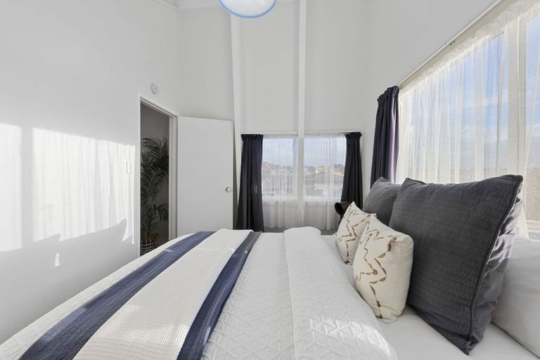 Photo of property in 1/116 Prince Regent Drive, Half Moon Bay, Auckland, 2012