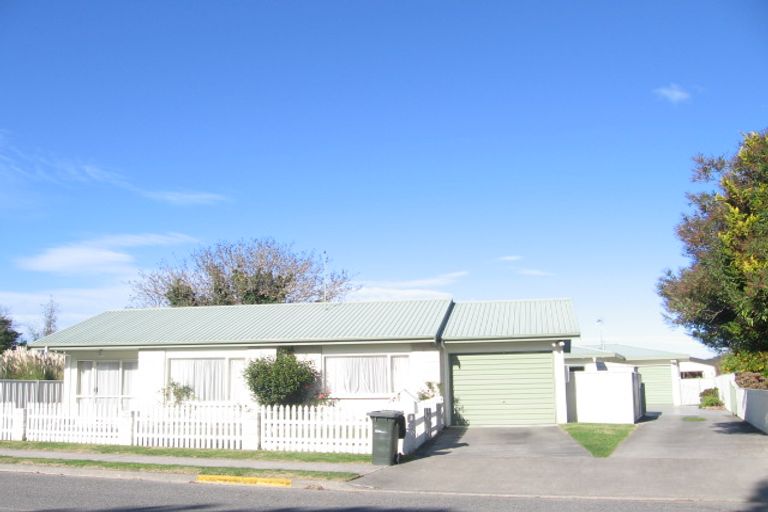 Photo of property in 15 Burness Road, Greenmeadows, Napier, 4112