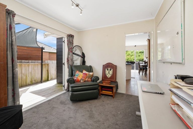 Photo of property in 7 Westridge, Camborne, Porirua, 5026