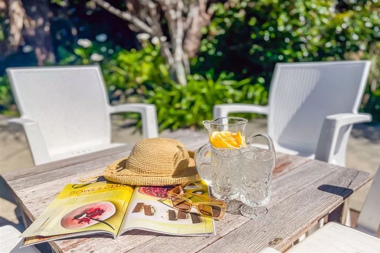 Photo of property in 8a Fleetwood Grove, Waikanae, 5036