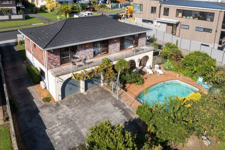 Photo of property in 114 Bramley Drive, Farm Cove, Auckland, 2012