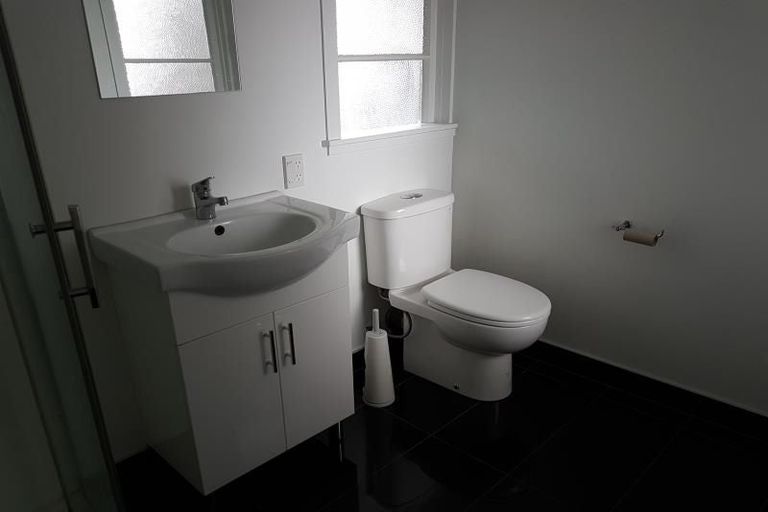 Photo of property in 2/2 Emerson Street, Petone, Lower Hutt, 5012