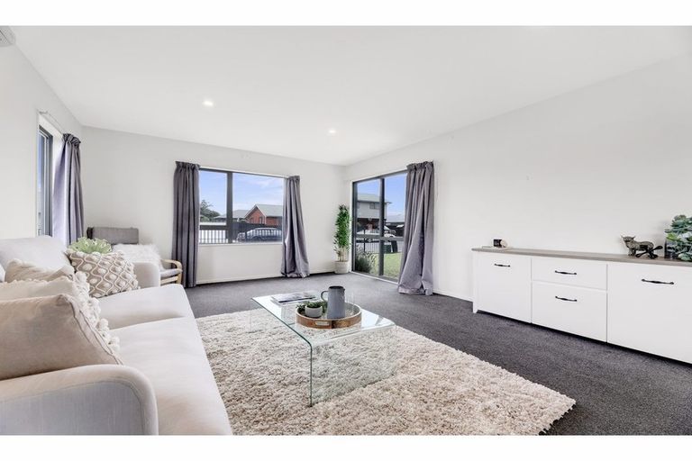 Photo of property in 2/49 Castletown Place, New Brighton, Christchurch, 8083
