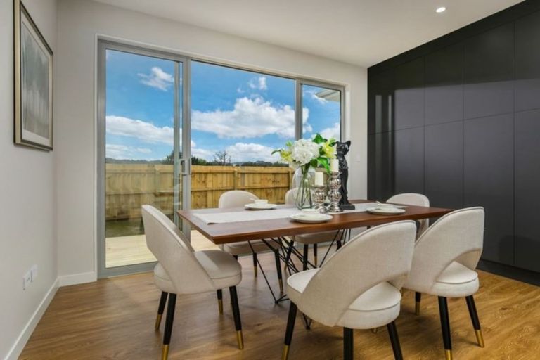 Photo of property in 17 Moemoea Avenue, Kumeu, 0810