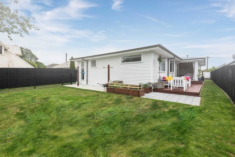Photo of property in 33 Reginald Street, Burwood, Christchurch, 8083