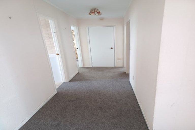 Photo of property in 24 Dianne Louise Drive, Half Moon Bay, Auckland, 2012
