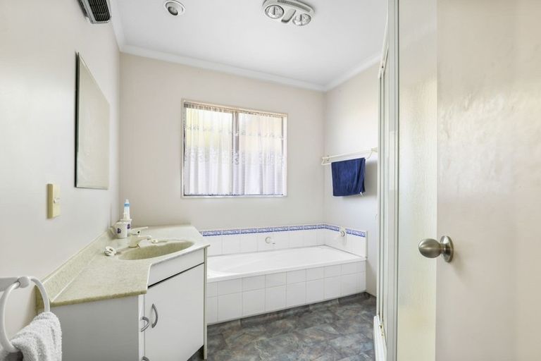 Photo of property in 51 Sunnyhills Avenue, Glenview, Hamilton, 3206