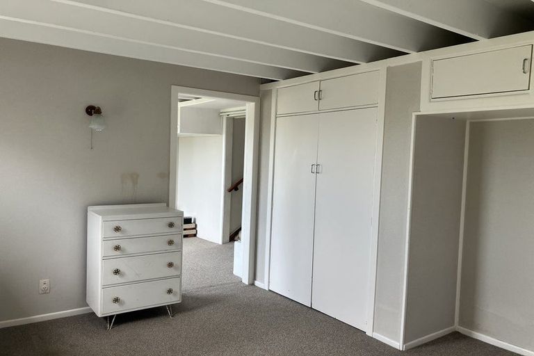 Photo of property in 94 Ocean View Road, Northcote, Auckland, 0627