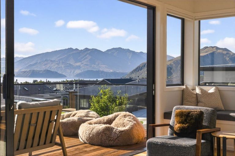 Photo of property in 8 Landsborough Lane, Wanaka, 9305