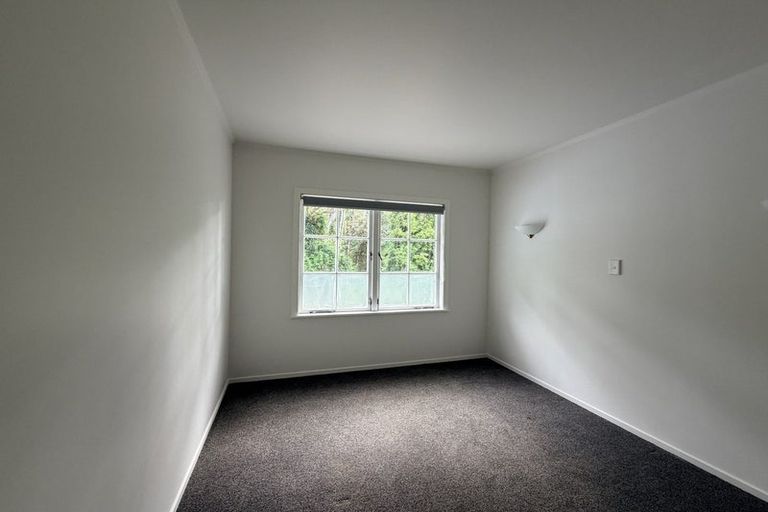 Photo of property in 30 Glencourt Place, Glenfield, Auckland, 0629
