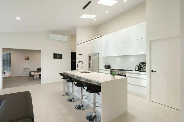 Photo of property in 3 Royal Crescent, Papamoa, 3118