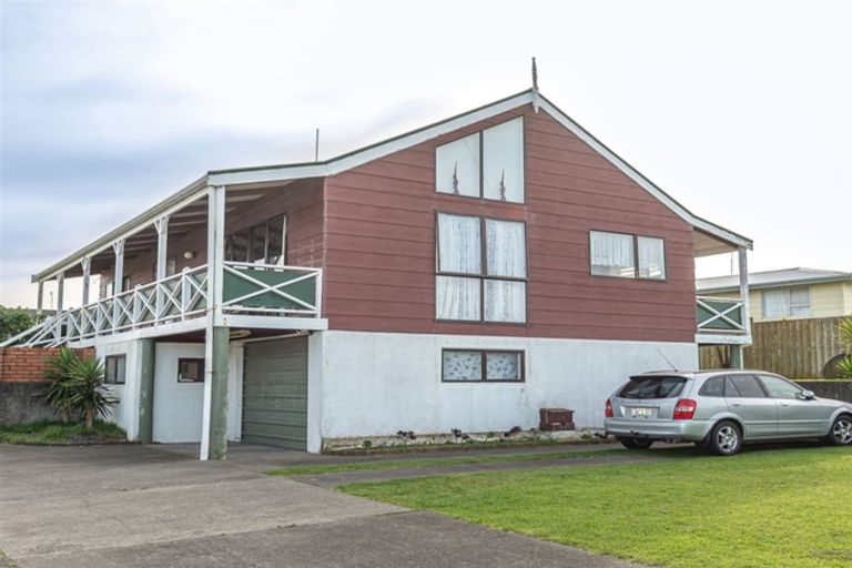 Photo of property in 36 Karyn Street, Castlecliff, Whanganui, 4501