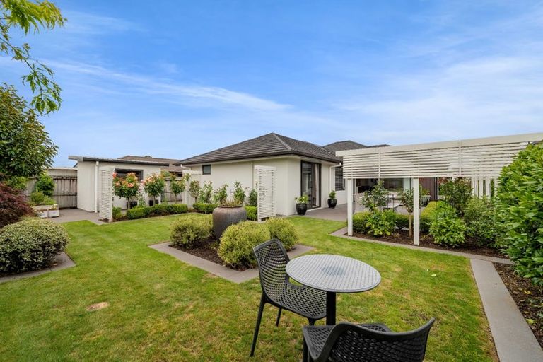 Photo of property in 425 Mangorei Road, Highlands Park, New Plymouth, 4312