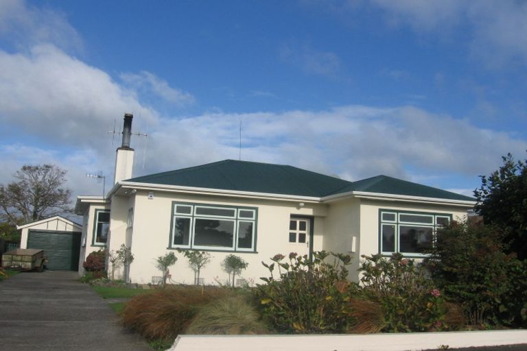 Photo of property in 16 Vernon Avenue, Takaro, Palmerston North, 4412