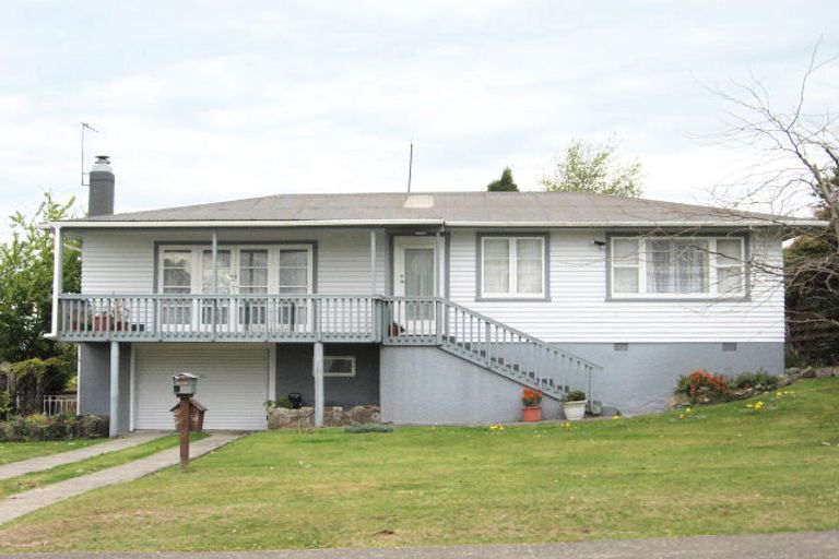 Photo of property in 13 Whitworth Road, Utuhina, Rotorua, 3015