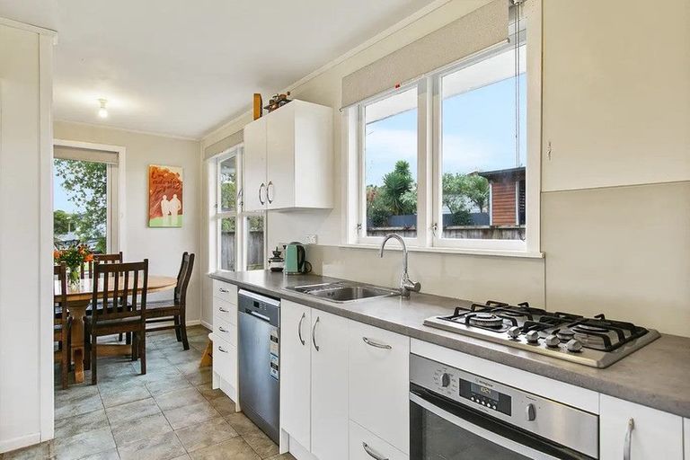 Photo of property in 6 Churchill Street, Pukekohe, 2120