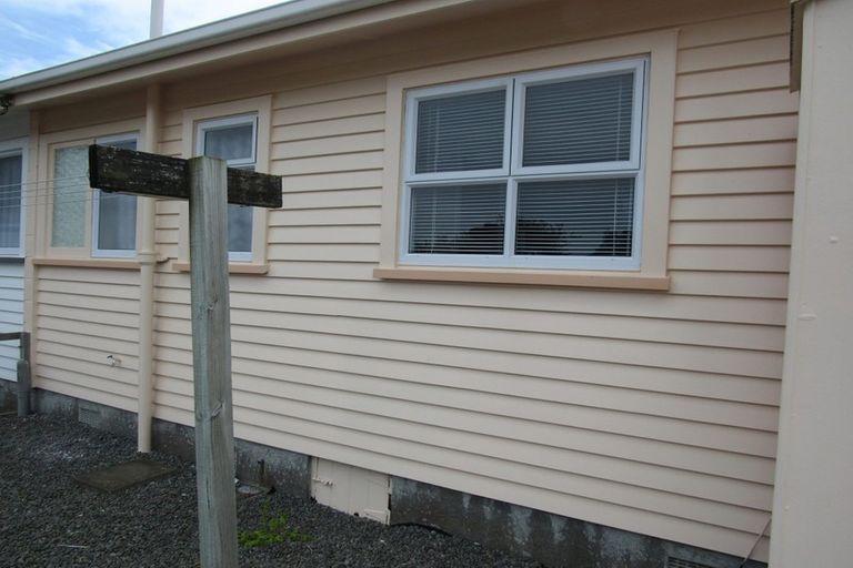 Photo of property in 4/42 Egmont Street, Hawera, 4610