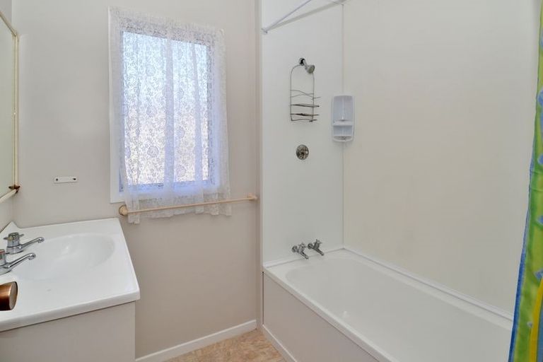 Photo of property in 78 Burundi Avenue, Clendon Park, Auckland, 2103