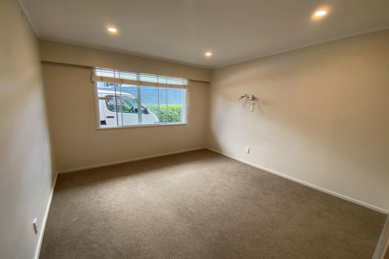 Photo of property in 1/11 Moa Road, Point Chevalier, Auckland, 1022