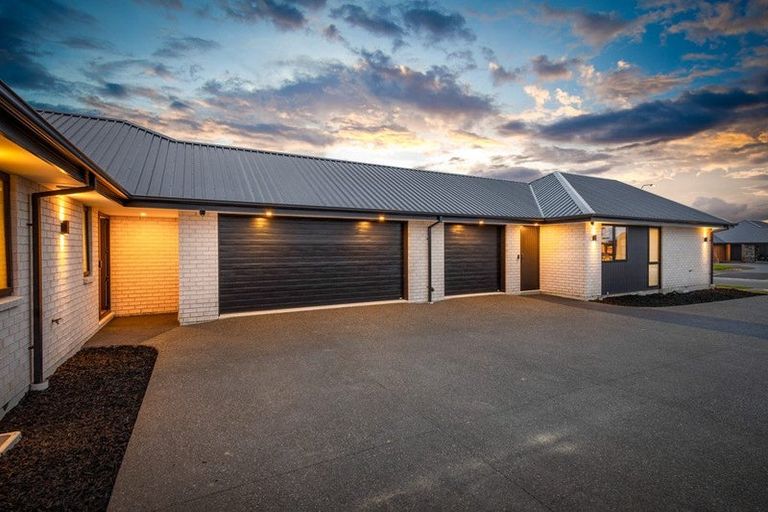 Photo of property in 66 Ridgeland Way, West Melton, 7618