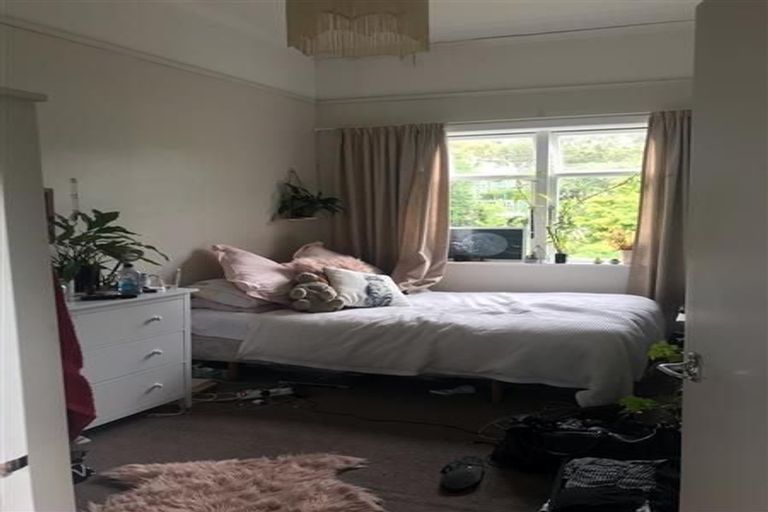 Photo of property in 28 Maarama Crescent, Aro Valley, Wellington, 6021