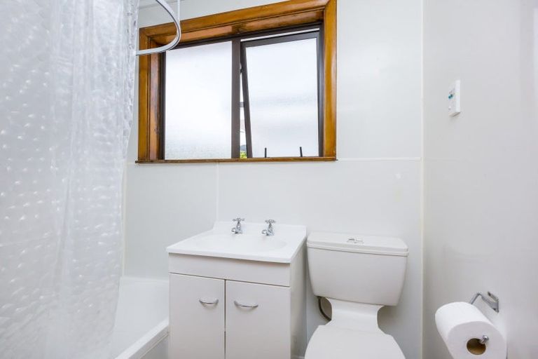 Photo of property in 379 Cambridge Terrace, Naenae, Lower Hutt, 5011