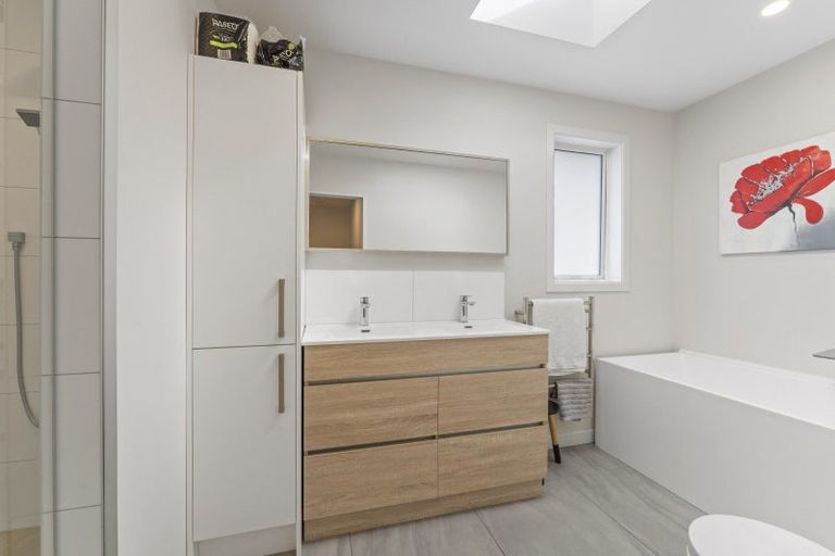 Photo of property in 17 Aorangi Road, Paraparaumu, 5032