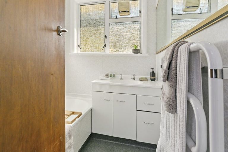 Photo of property in 347 Main Road, Tawa, Wellington, 5028