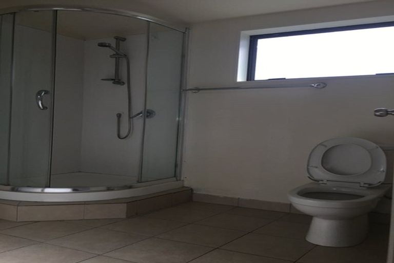 Photo of property in 9 Woodall Place, Totara Vale, Auckland, 0627