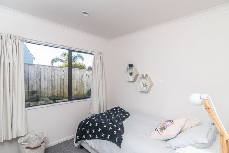 Photo of property in 121 Queens Road, Waikanae Beach, Waikanae, 5036