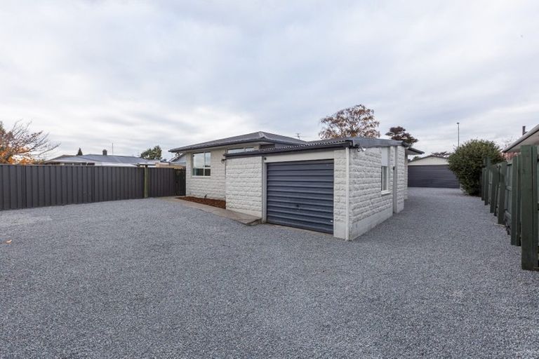 Photo of property in 21 Camelia Place, Islington, Christchurch, 8042