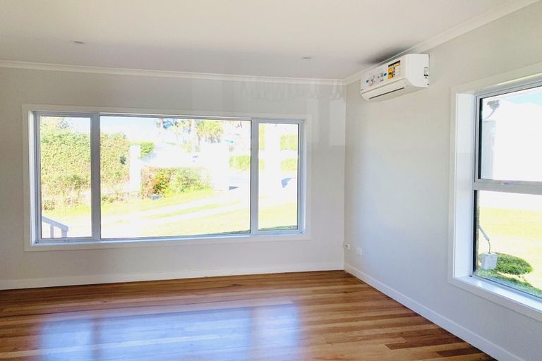Photo of property in 2/300 Lake Road, Hauraki, Auckland, 0622