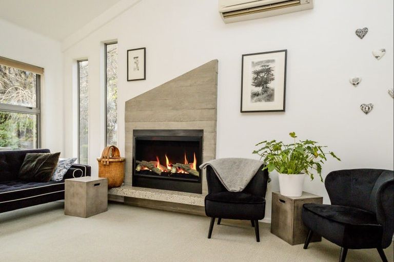 Photo of property in 1 Mcdonnell Road, Arrowtown, 9302