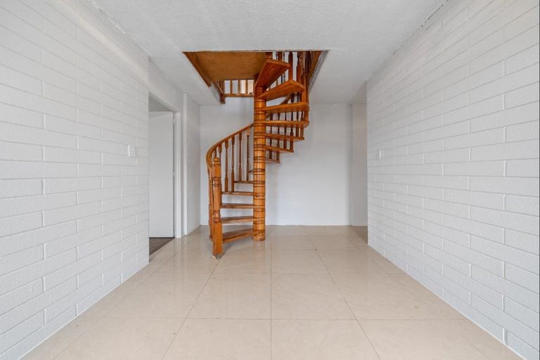 Photo of property in 12b Bronte Place, Whalers Gate, New Plymouth, 4310