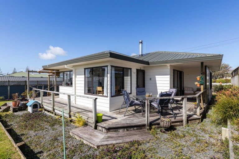 Photo of property in 12 Pratt Street, Waitara, 4320