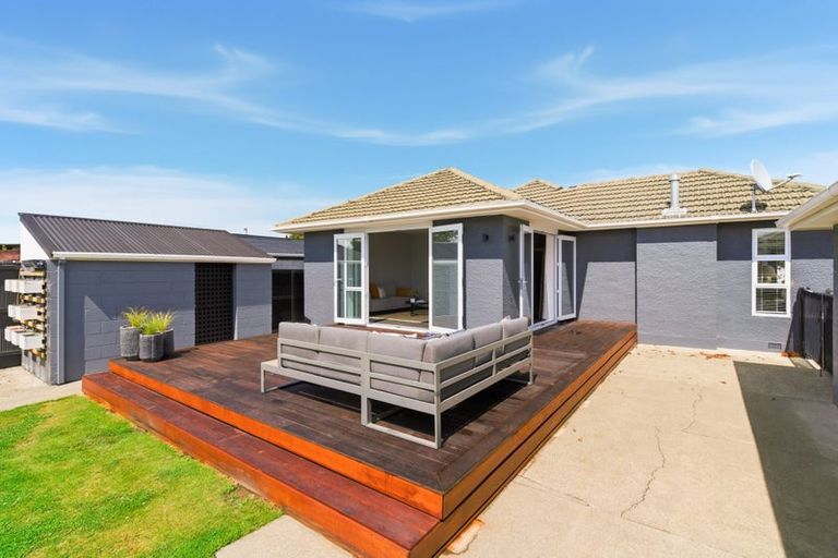 Photo of property in 77 Neill Street, Hornby, Christchurch, 8042