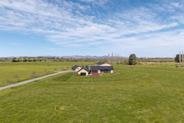 Photo of property in 585 Coutts Island Road, Coutts Island, Christchurch, 7670