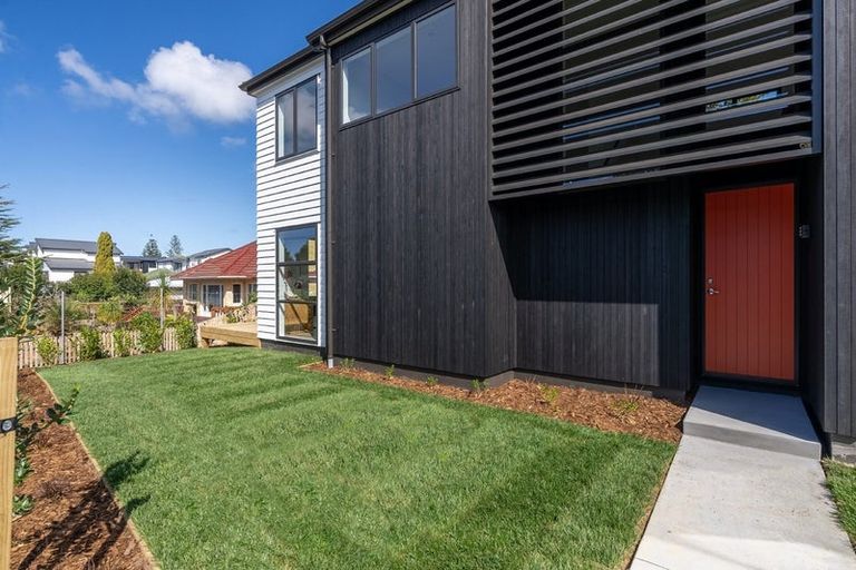 Photo of property in 32 Swanson Road, Henderson, Auckland, 0610